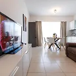 Tropea Court 2bed Penthouse In By Homely * 슬리에마