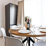Tropea Court 2bed Penthouse In By Homely 아파트 슬리에마