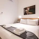 Tropea Court 2bed Penthouse In By Homely *