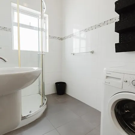 Tropea Court 2bed Penthouse In By Homely Appartement