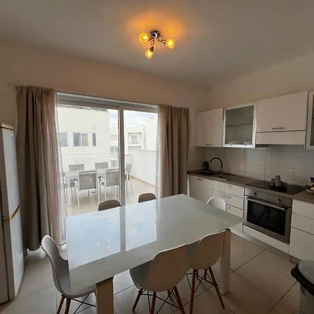 Appartement Tropea Court 2bed Penthouse In By Homely *