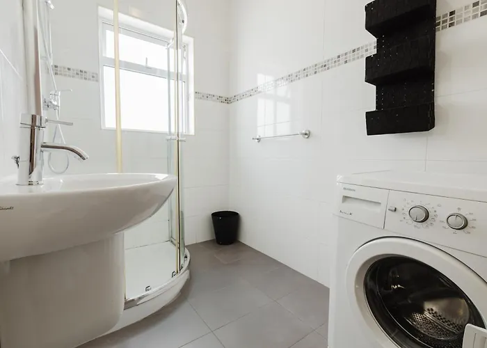 Tropea Court 2bed Penthouse In By Homely 아파트