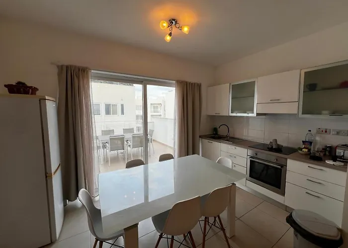 아파트 Tropea Court 2bed Penthouse In By Homely *