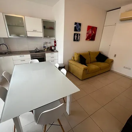 Appartamento Tropea Court 2bed Penthouse In By Homely Sliema